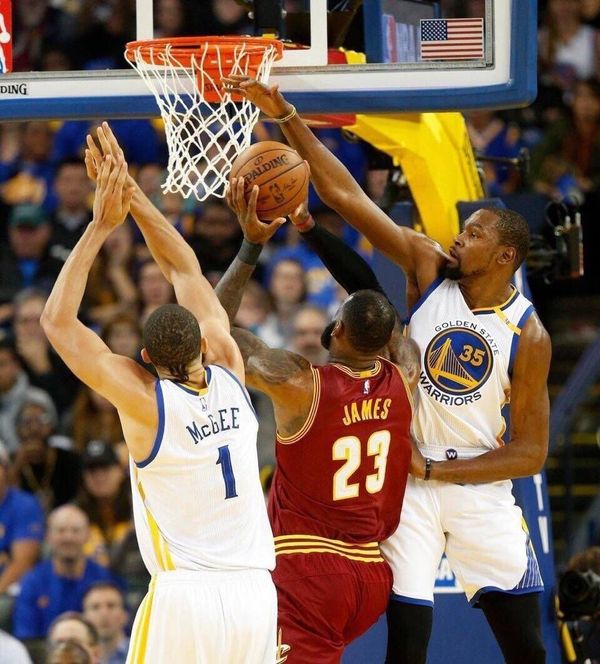 关于NBA赛季前瞻宣布延期，球迷们猝不及防的信息