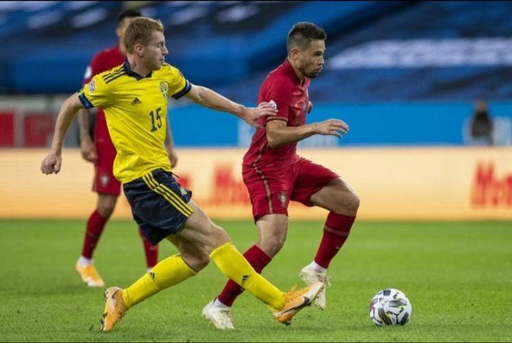 欧国联比赛：瑞典全队合作击败法国