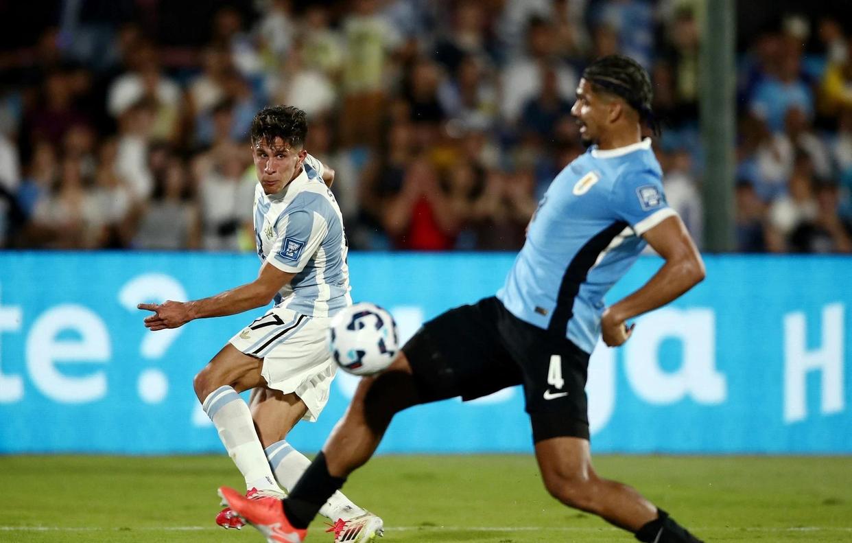 开云体育中国官网-包含梅西再度破门，阿根廷3-2力克乌拉圭挺进欧洲杯八强的词条