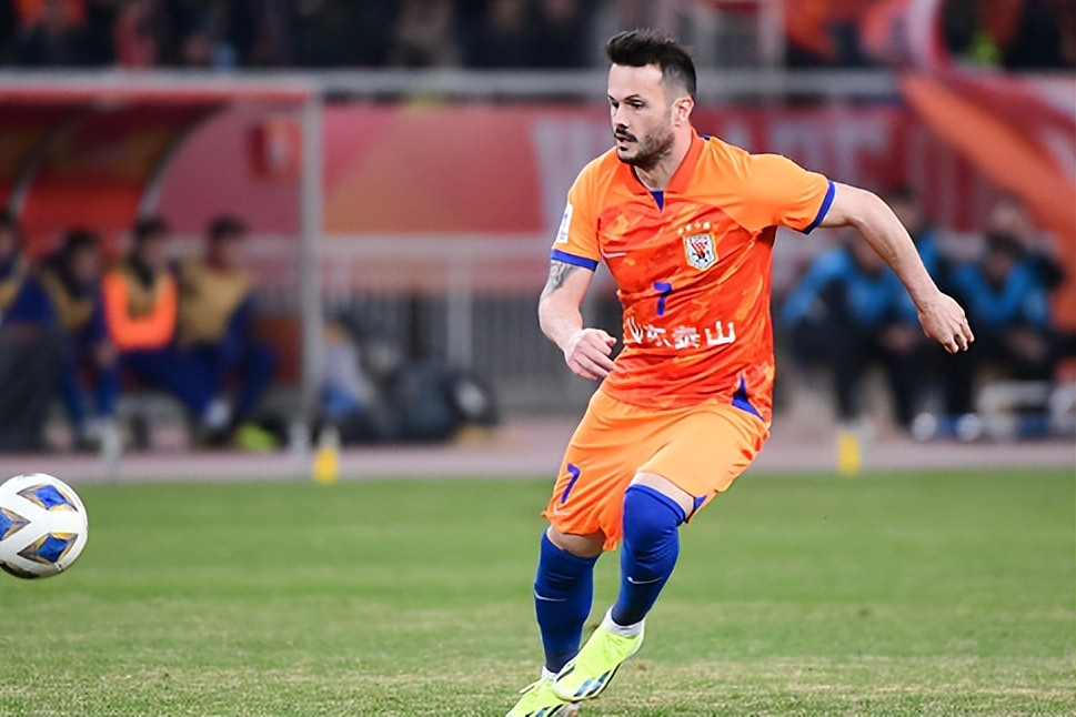 开云体育网页版-鲁能战绩不俗，球队状态良好