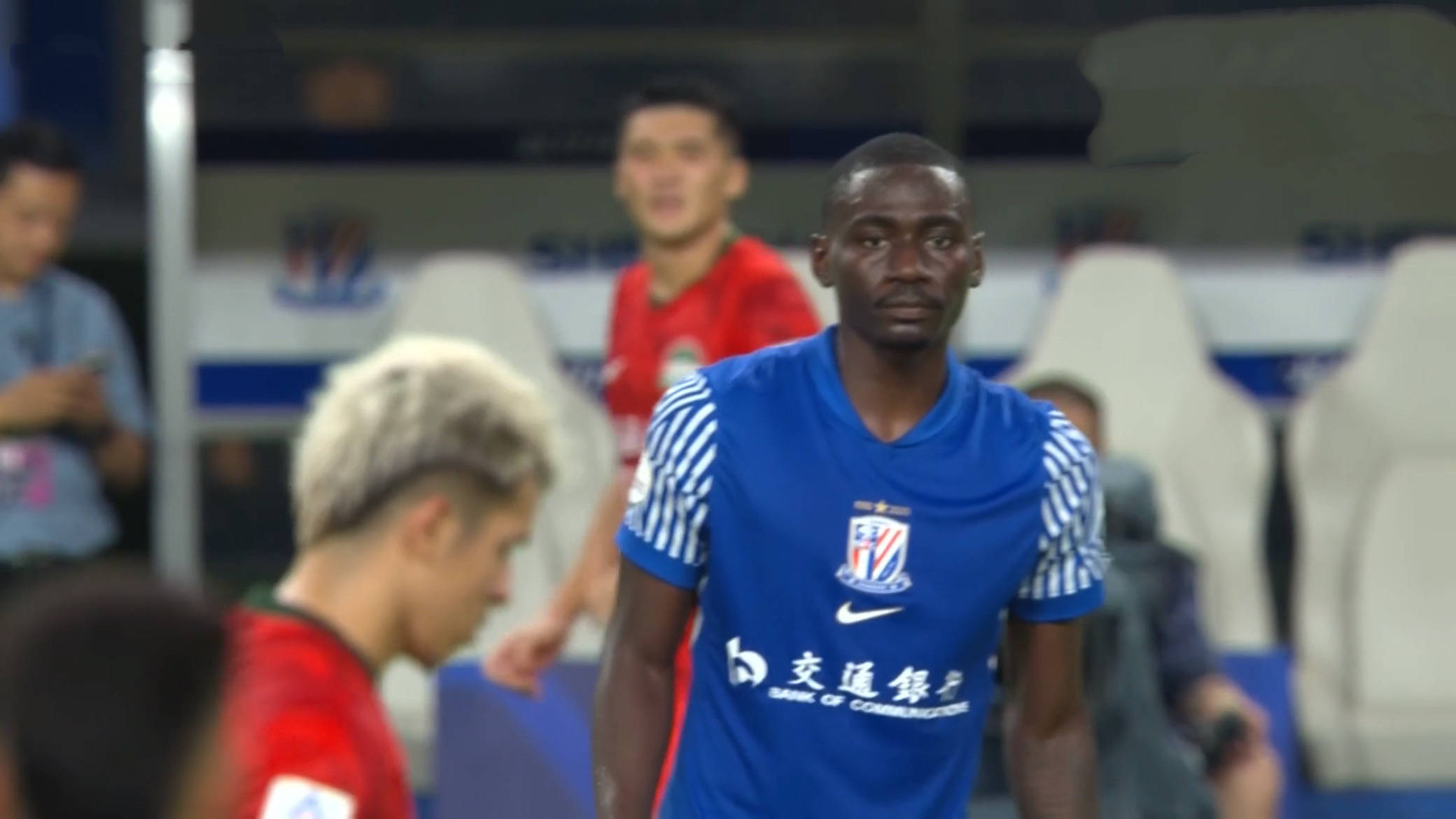 包含建业客场不敌申花，球队陷入保级压力的词条