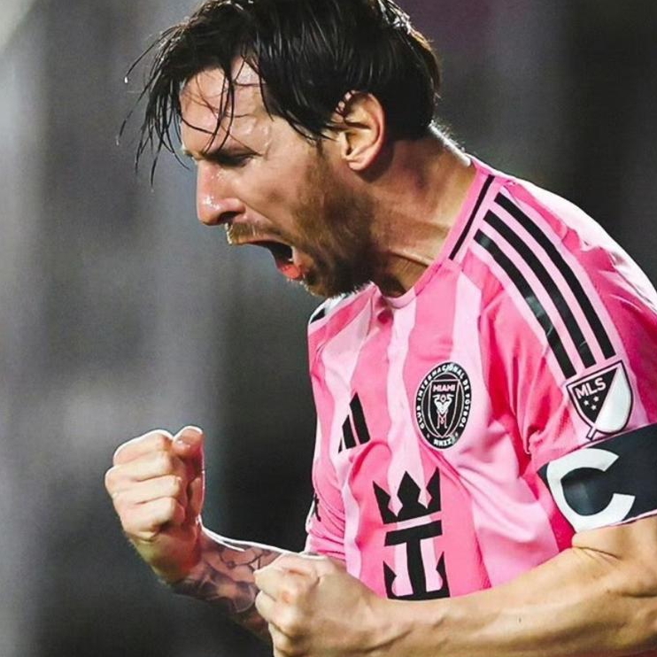 梅西轻松突破对手防线，巴萨大胜在望！