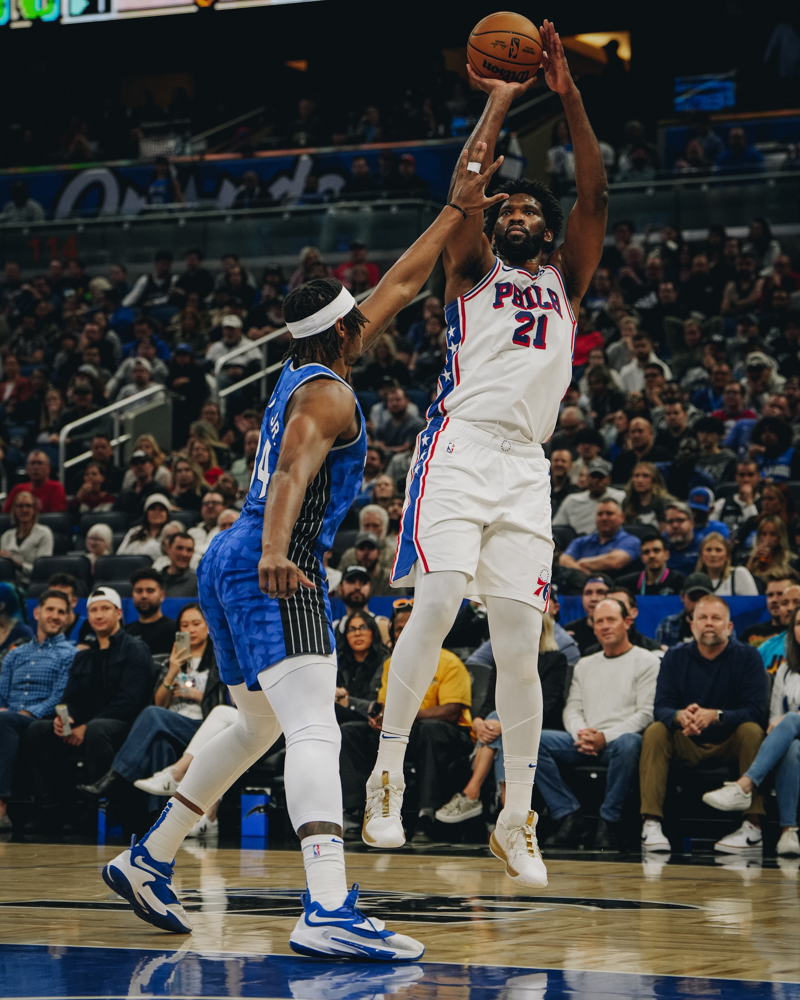 开云体育官网入口-雄鹿胜利！米德尔顿绝杀带领球队战胜76人