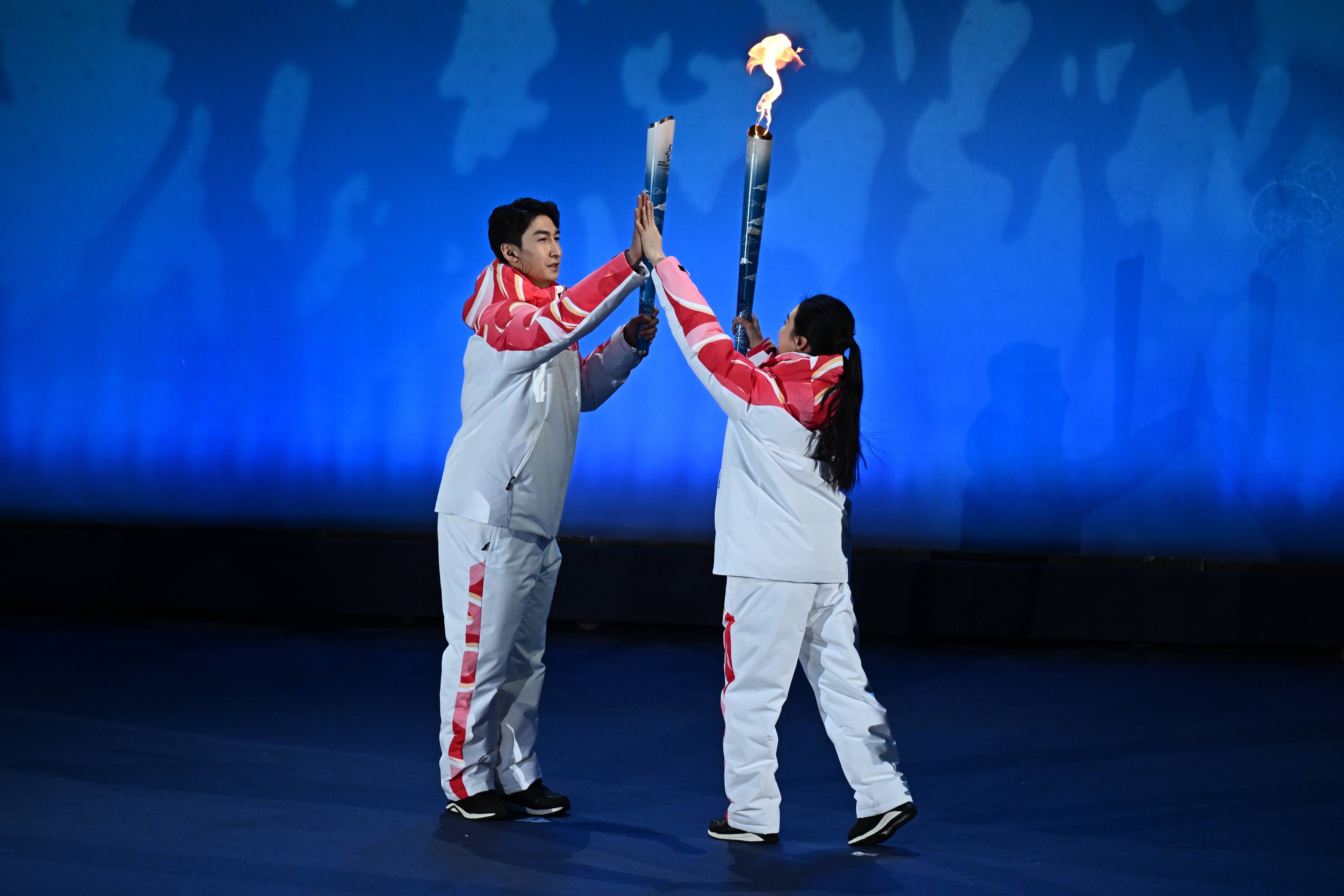 开云体育登录-体育精神传承！运动员积极参与比赛